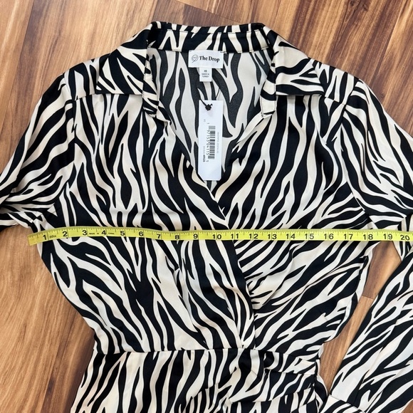 🔥 New The Drop Zebra Print Long Sleeve Wrap Dress - Picture 2 of 5
